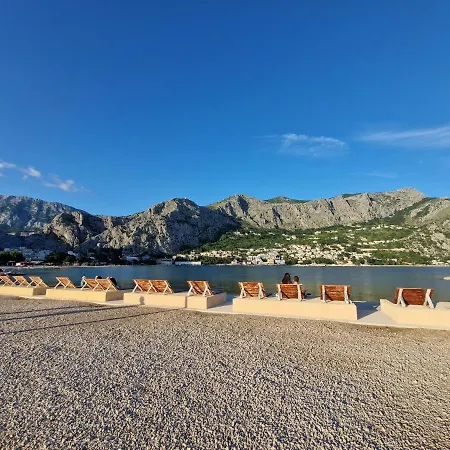 River Breeze * Omis
