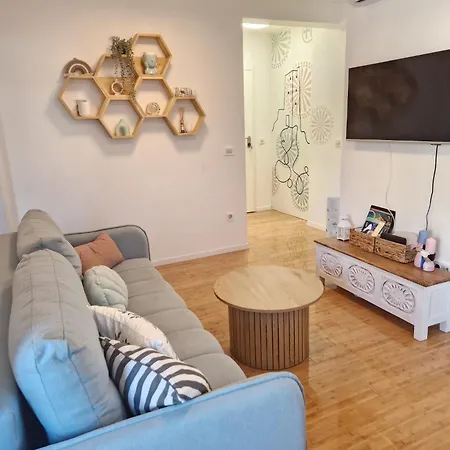 River Breeze Apartment *